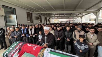 Kocaeli’nin İzmit ilçesinde iki grup arasında çıkan silahlı kavgada ağır