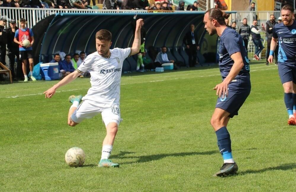 Kocaeli’de silahlı saldırıya uğrayan futbolcu Uğurcan Bekçi, 3 günlük yaşam