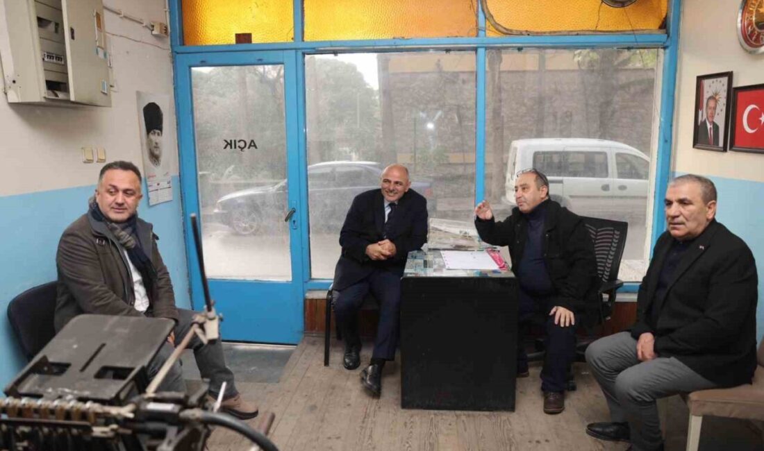 Körfez Belediye Başkanı Şener Söğüt, yapımı devam eden yeni üniversite