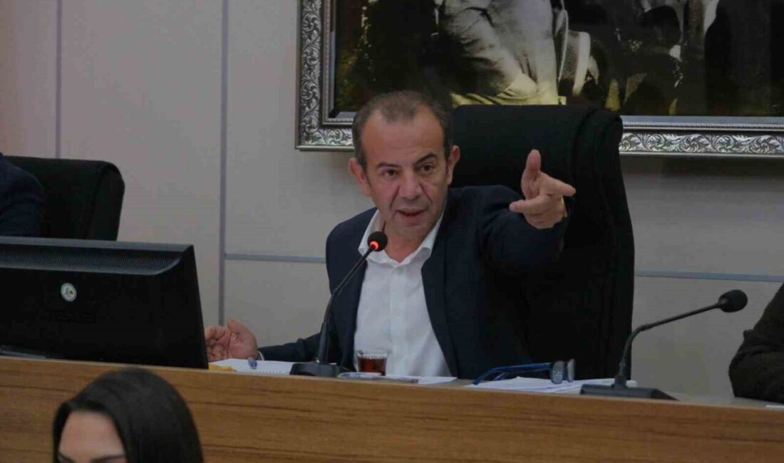 Tanju Özcan’dan Faruk Özlü’ye: “O giderken biz o yoldan dönüyorduk” Bolu Belediye Başkanı Tanju Özcan, Düzce Belediye Başkanı Faruk Faruk