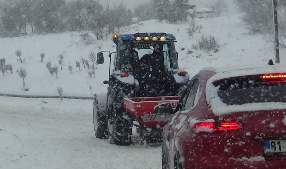 Bolu’nun turizm merkezi Abant Gölü Milli Parkı, yoğun kar yağışı