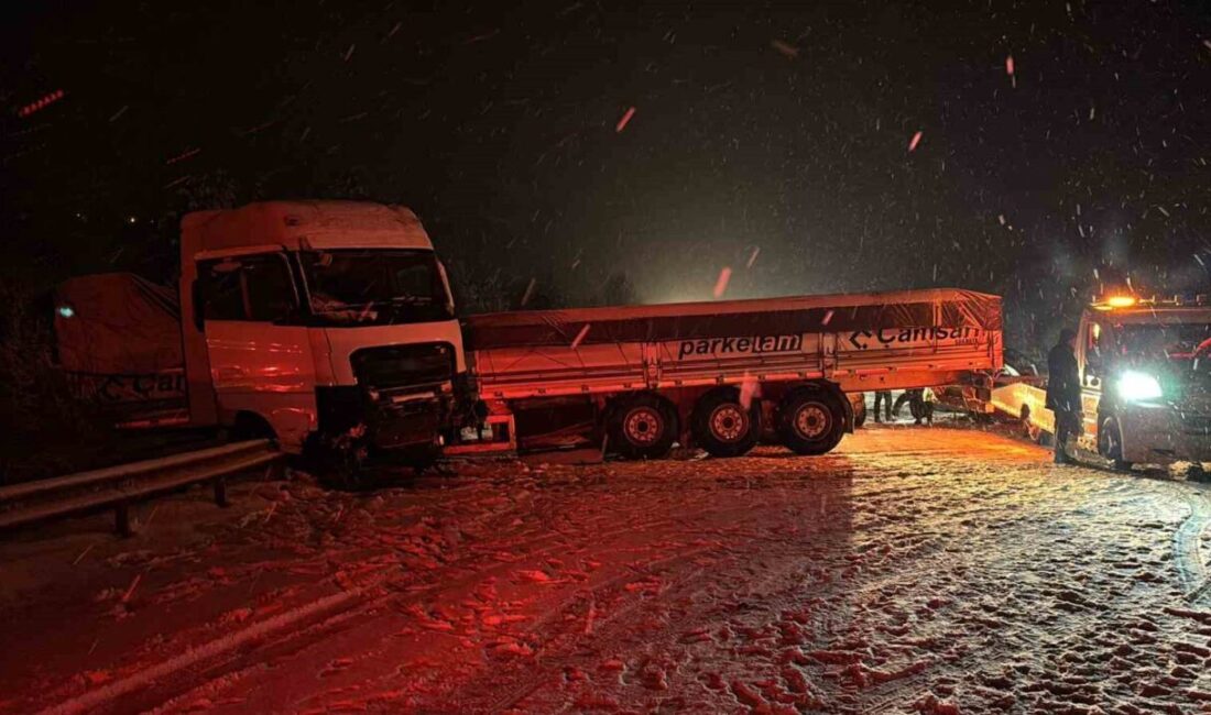 Bolu’da etkili olan yoğun kar yağışı nedeniyle TEM Otoyolu’nda 3