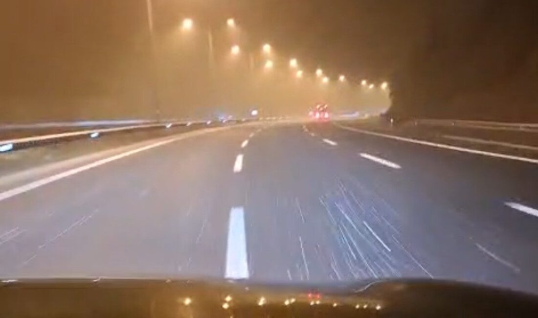 TEM Otoyolu’nun Bolu geçişinde Gerede ilçesi mevkiinde tipi şeklinde kar