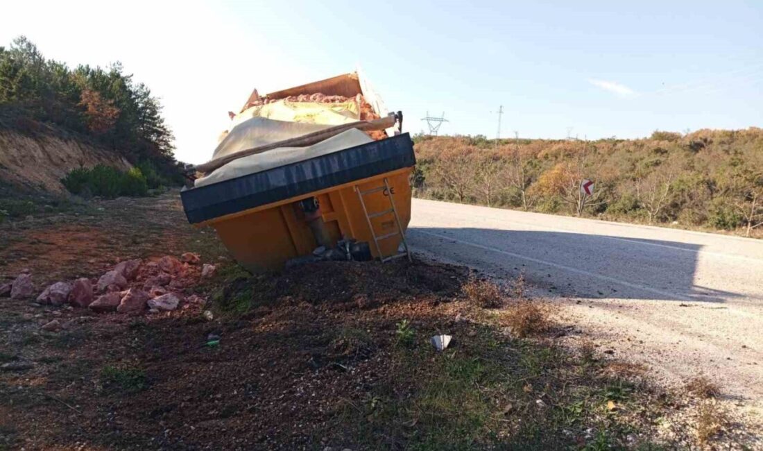 Tırın dorsesi koptu, facia ucuz atlatıldı Bilecik’te seyir halindeki tırın dorsesinin koptuğu kazada facia ucuz atlatıldı.