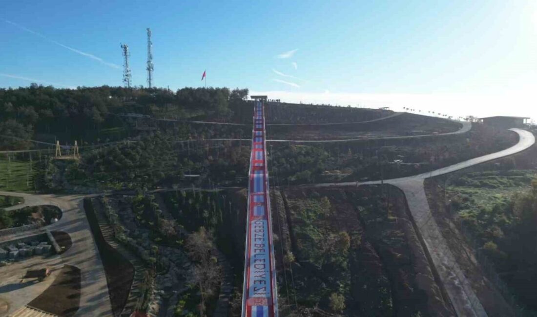 Türkiye’nin en uzun kaydırağı Kocaeli’ye yapılıyor Kocaeli’nin Gebze ilçesinde yapımı tamamlanma aşamasına gelen Pelitli Mesire Alanı,