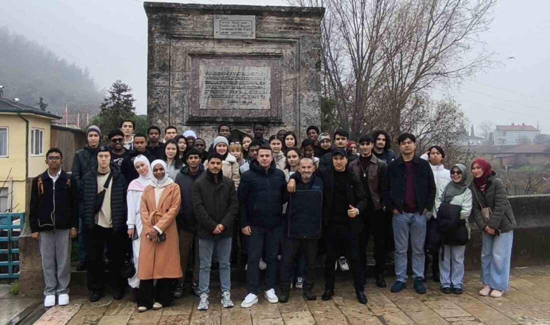 Sakarya’da üniversite öğrencileri, doğal, tarihi ve kültürel mekanları yerinde inceledi.
