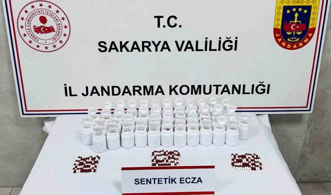 Uyuşturucu ve uyarıcı madde satacağı tespit edilen şüpheliyi jandarma yakaladı Sakarya’nın Sapanca ilçesinde uyuşturucu ve uyarıcı madde satacağı tespit edilen
