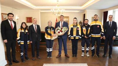 Düzce Acil Sağlık çalışanları 1-7 Aralık Acil Sağlık Hizmetleri Haftası