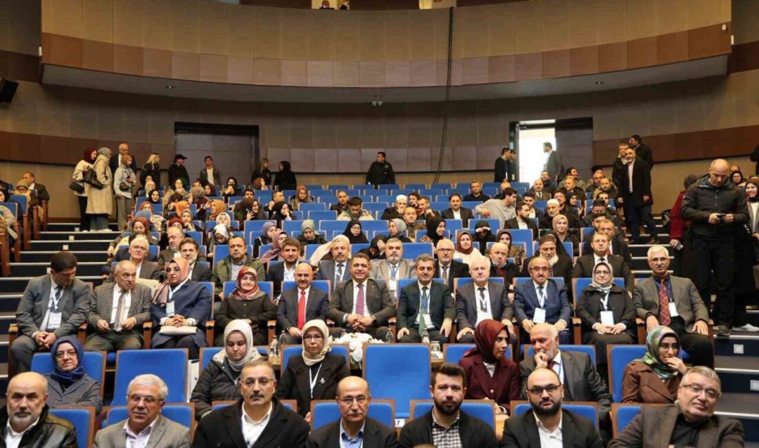 DÜZCE(İHA) – Düzce Valisi Selçuk Aslan, Düzceli Alimler Sempozyumunda yaptığı