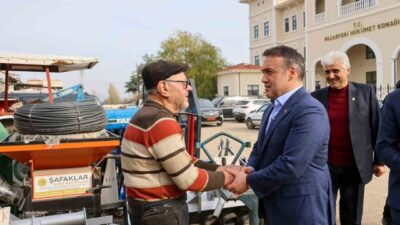 Bilecik Valisi Faik Oktay Sözer, Pazaryeri Küçük Sanayi Sitesi’nde esnafla