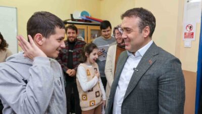 Bilecik Valisi Faik Oktay Sözer, özel öğrencilerin eğitim gördüğü okullarda