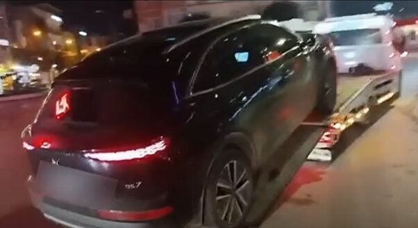 Yalova’da çakarlı otomobil sürücüsüne 276 bin lira ceza Yalova’da aracına çakar taktıran sürücüye 276 bin 344 lira para