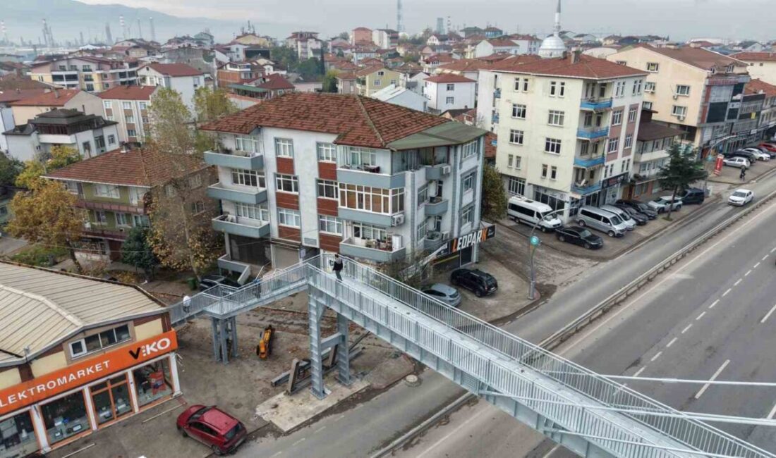 Kocaeli’nin Körfez ilçesinde bir vatandaşın “evinin içinin göründüğü” gerekçesiyle açtığı