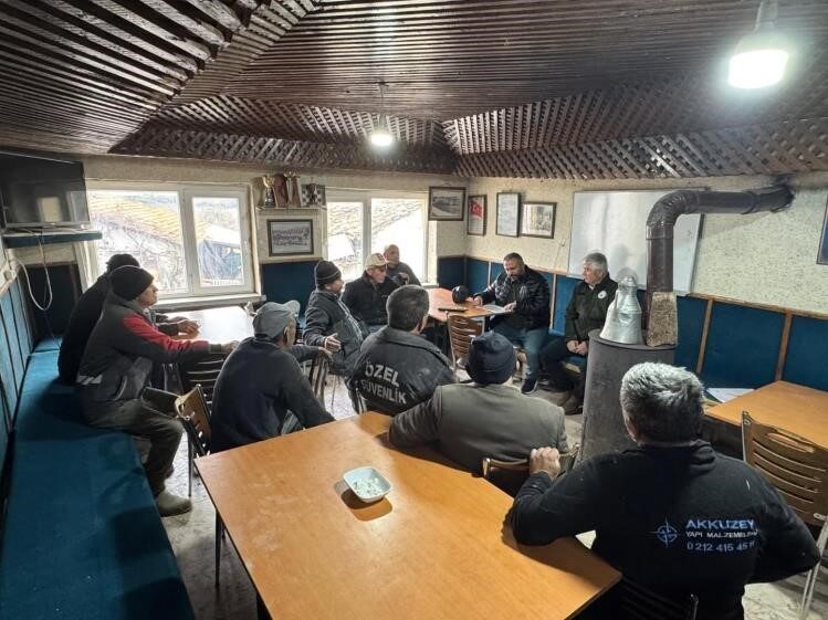 Yenipazar’da çiftçilere tarımsal destekleme ve hibe eğitimi verildi Bilecik’in Yenipazar ilçesinde Danişment Köyü’nde çiftçilere tarımsal desteklemeler ve hibe