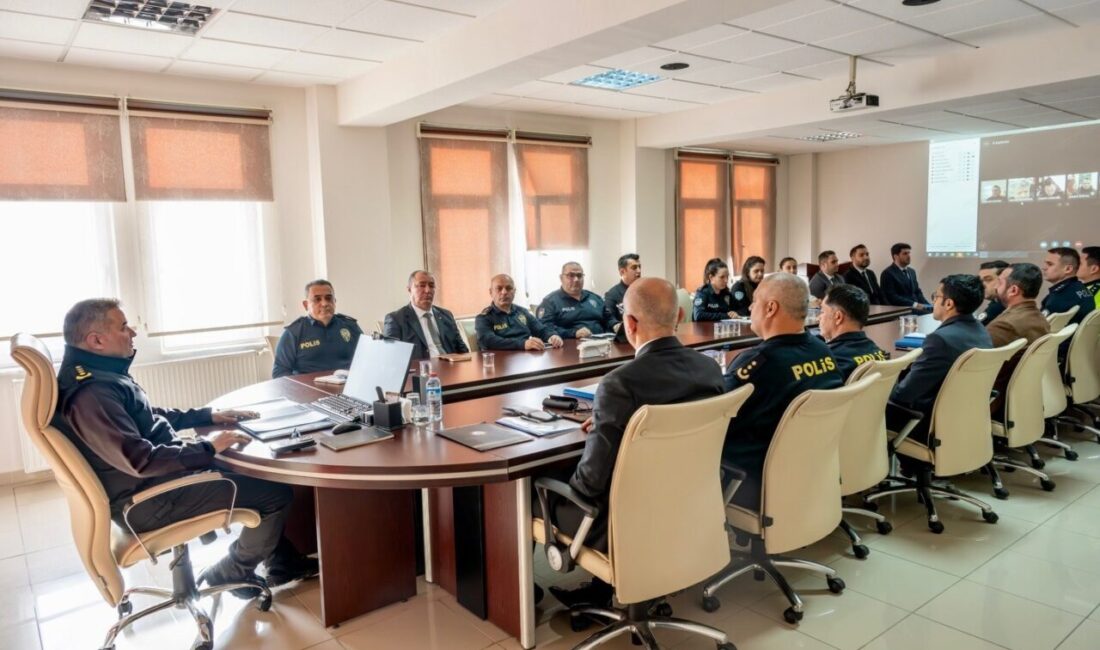 Bilecik’te yılbaşı süresince alınacak tedbirlere ilişkin emniyette güvenlik masası kuruldu.
