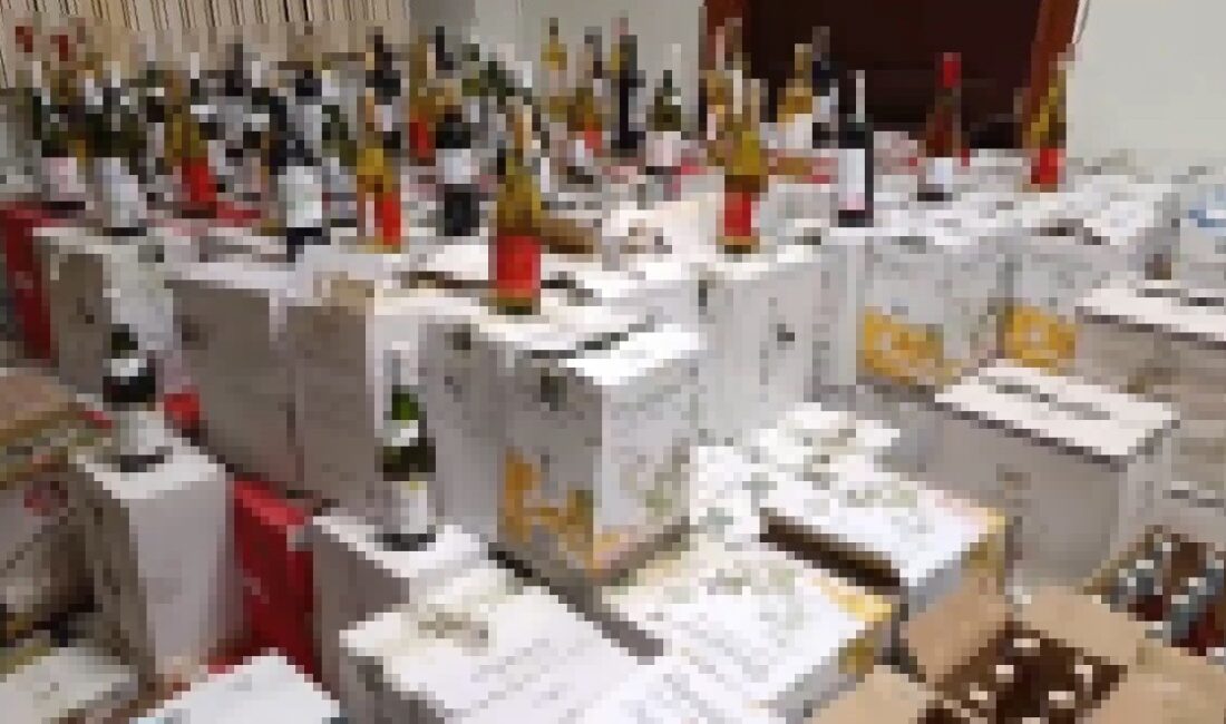 Sakarya’nın Akyazı ilçesinde alkollü içki satışının engellenmesine yönelik yürütülen çalışmalarda