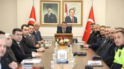 Düzce’de Vali Selçuk Aslan başkanlığında yılbaşı tedbirleri koordinasyon toplantısı gerçekleştirildi.