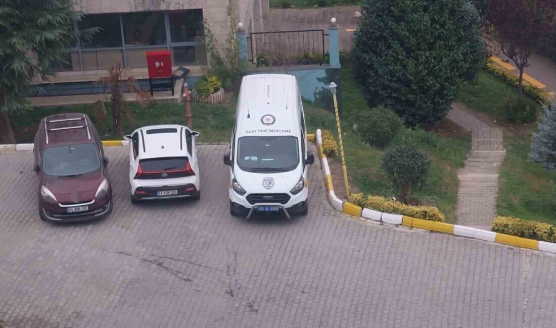 Yurtta fenalaşan genç kız kaldırıldığı hastanede hayatını kaybetti Sakarya’nın Serdivan ilçesindeki öğrenci yurdunda fenalaşarak hastaneye kaldırılan üniversite öğrencisi