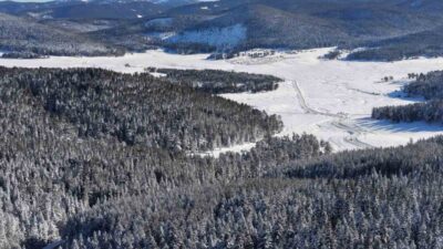 Bolu’nun güneydoğusunda Kartalkaya yolu üzerinde bulunan 14 köy yaylasından oluşan