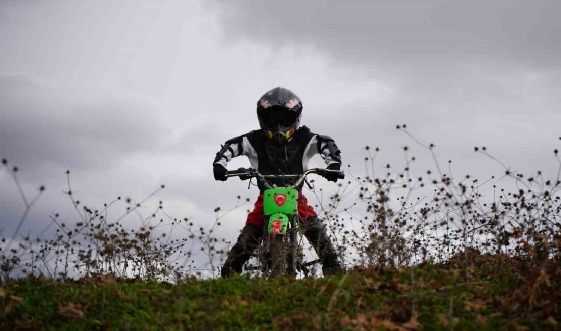 Sakarya’da yaşayan 5 yaşındaki Ertuğrul İdacı, babasının “Kur’an-ı Kerim okumayı