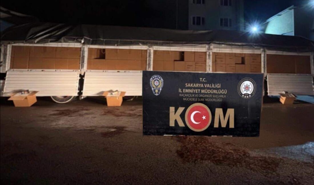 Sakarya’dan İstanbul yönüne giden ve içerisinde kaçak ürün bulunduğu belirlenen