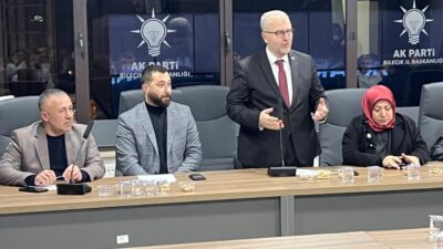 AK Parti Bilecik teşkilatı, gençlerle bir araya gelerek değerlendirme toplantısı