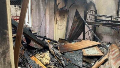 Kastamonu’nun Şenpazar ilçesinde çıkan yangında iki katlı ev kullanılamaz hale