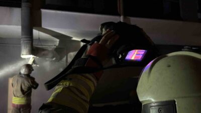 Düzce’de bir işletmenin bacasında çıkan yangına itfaiye ekipleri termal kamera