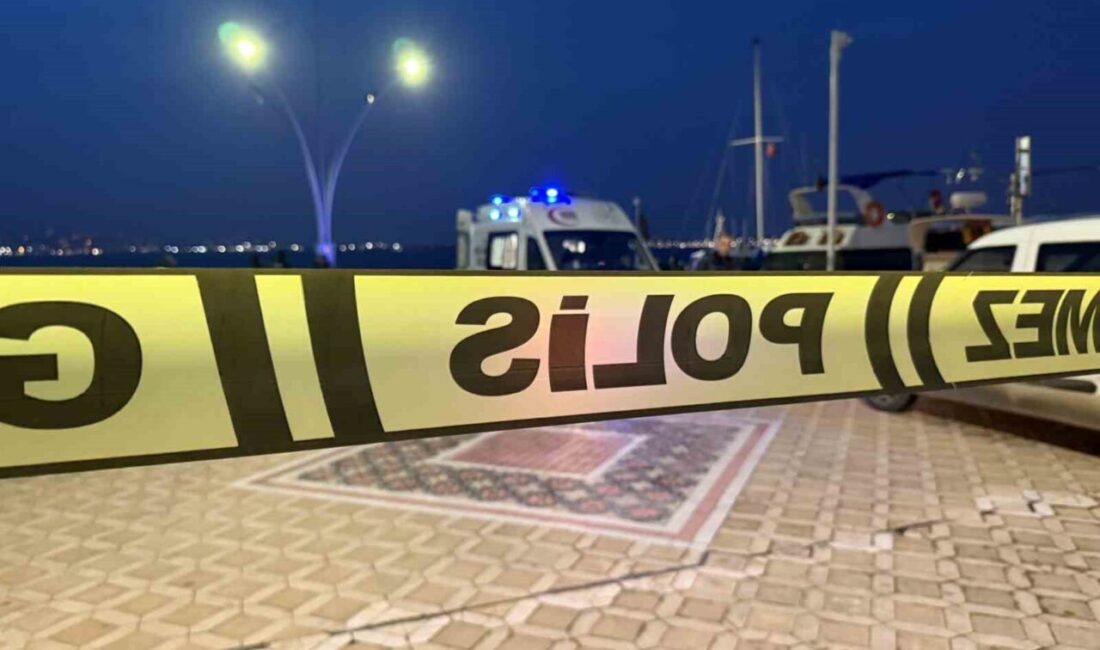 Kocaeli’nin Başiskele ilçesi sahili açıklarında balıkçılar tarafından su üzerinde dalgıç