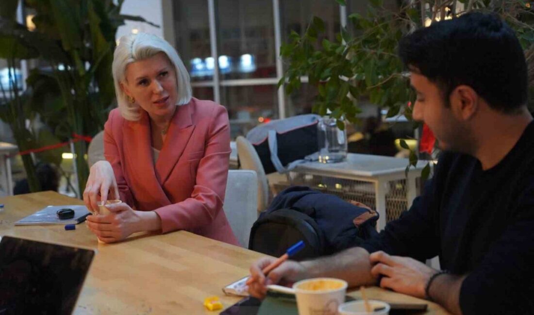 Bilecik Belediye Başkanı Melek Mızrak Subaşı, sınav döneminde öğrencilerle birlikte