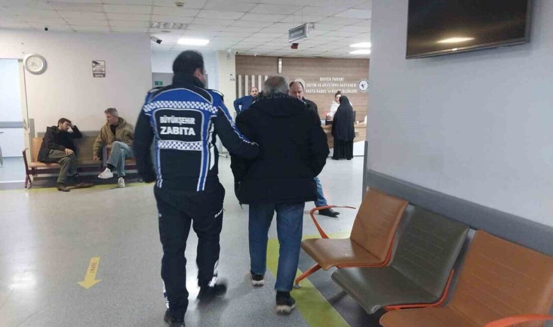 Kocaeli’de belediye ekipleri, hafta sonu etkili olan kış şartlarında trafik