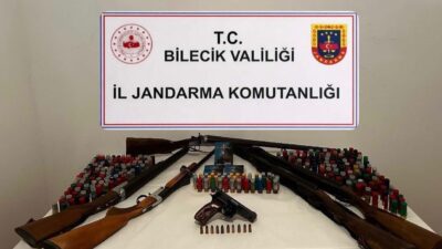 Bilecik’te gerçekleştirilen operasyonda çok sayıda silah ve fişek ele geçirildi.