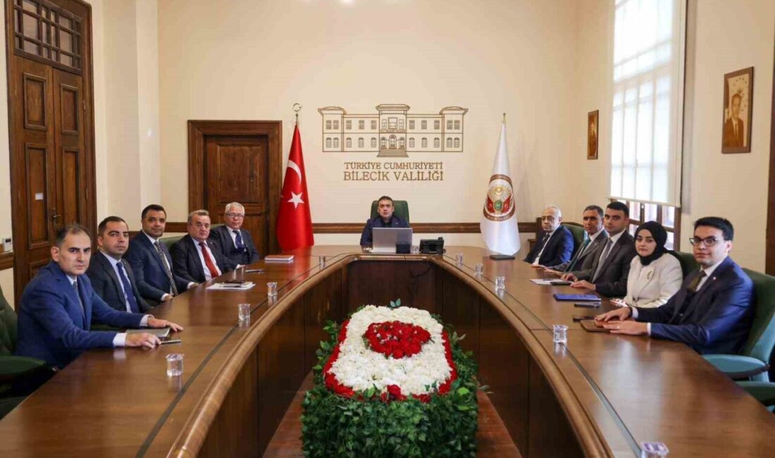 Bilecik’te mülki idare amirleri değerlendirme toplantısı gerçekleştirildi Bilecik’te, Vali Faik Oktay Sözer başkanlığında mülki idare amirlerinin katılımıyla