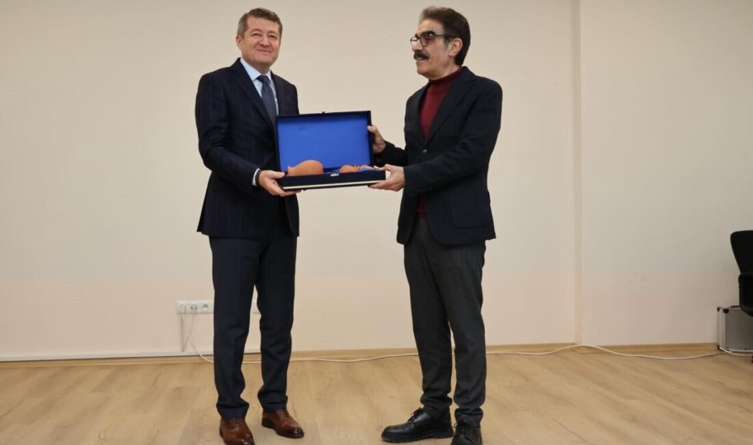 Bilecik’te öğretmenlere yönelik ‘Lider öğretmen’ semineri düzenlendi Bilecik’te öğretmenlere yönelik ‘Lider öğretmen: İletişim ve motivasyon’ semineri düzenlendi.