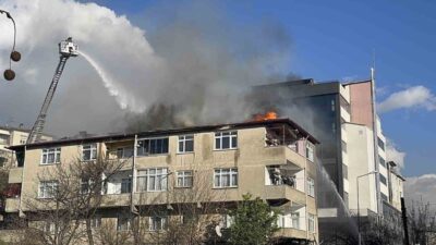 Kocaeli’de 4 katlı binanın çatısında onarım çalışması sırasında çatı kaplama