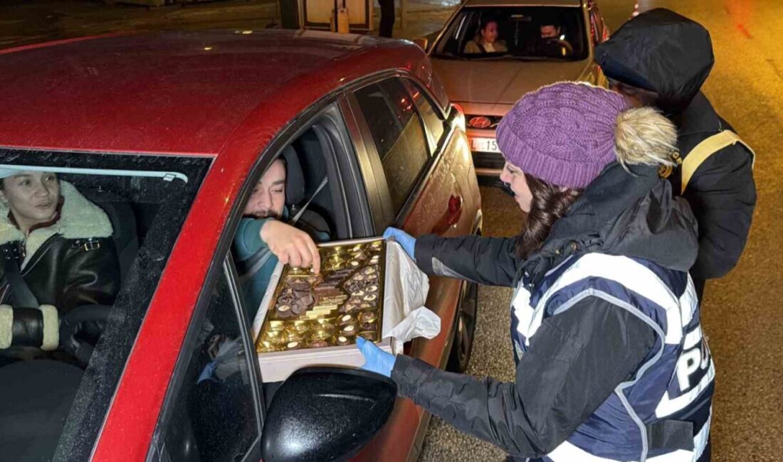 Düzce’de yeni yılda polis ekiplerince şok uygulamalar yapıldı. Denetime girenlere