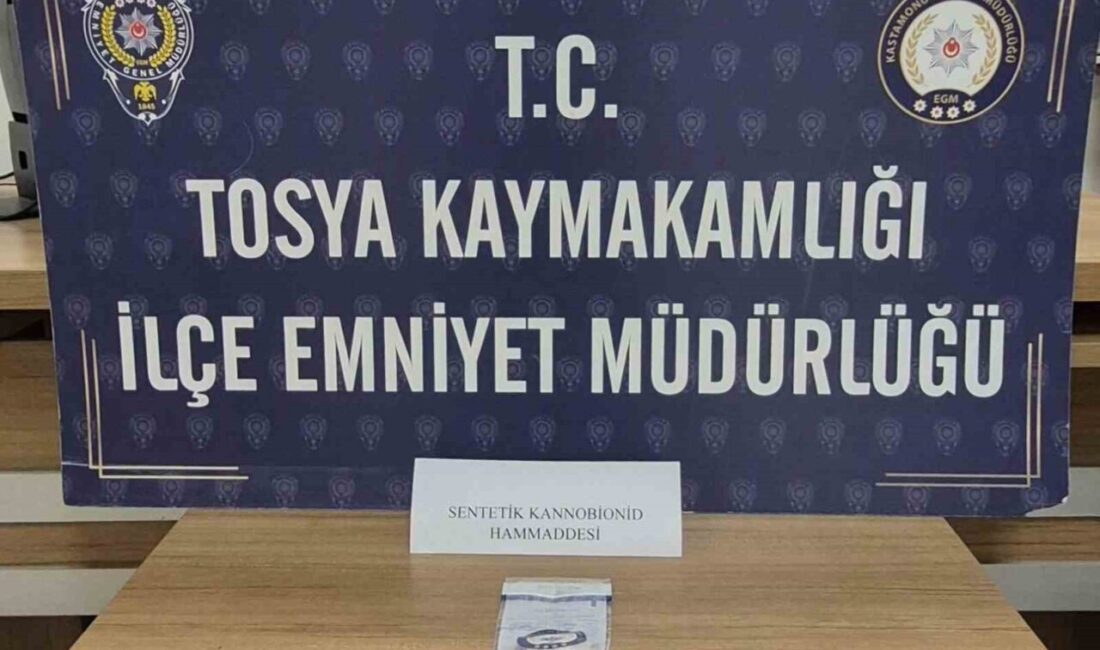 Kastamonu polis ekiplerince 21,65 gram sentetik kannobinoid hammaddesi ele geçirildi.