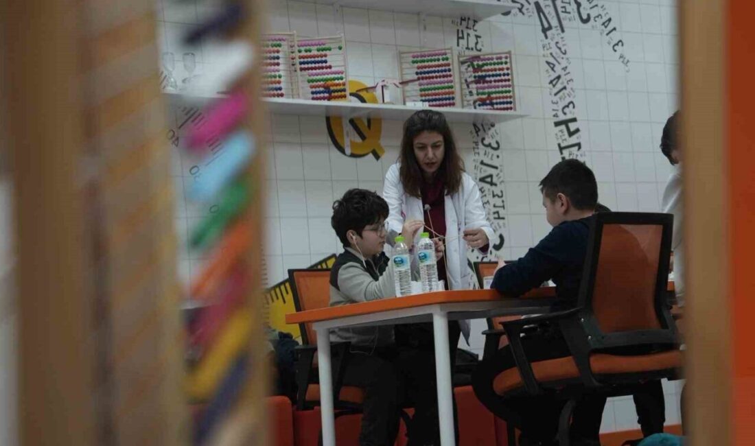 Düzce Belediyesi Bilim Merkezi, ara tatili boş geçirmek istemeyen öğrenciler