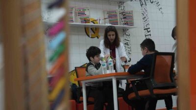 Düzce Belediyesi Bilim Merkezi, ara tatili boş geçirmek istemeyen öğrenciler