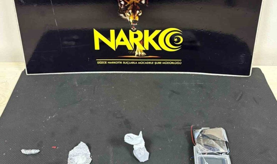Düzce’de polis ekipleri tarafından düzenlenen uyuşturucu operasyonunda gözaltına alınan 1