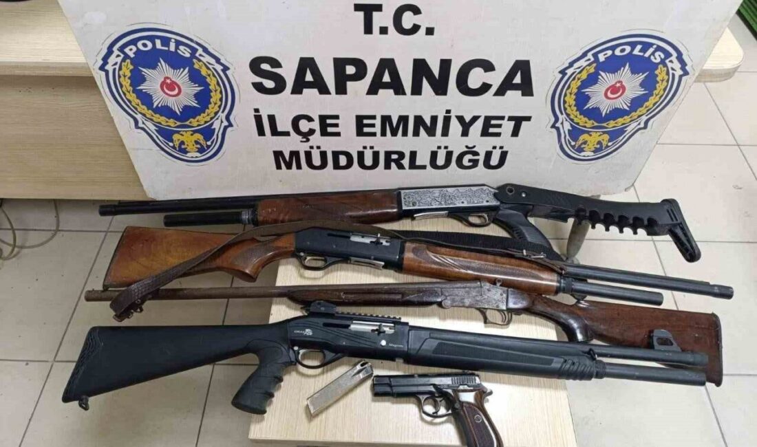 Emniyet ekipleri zehir tacirlerine göz açtırmıyor: 2 gözaltı Sakarya’nın Sapanca ilçesinde emniyet ekiplerinin düzenlediği uyuşturucu operasyonunda 2 kişi