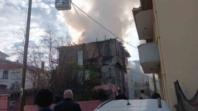 Kocaeli’nin Karamürsel ilçesinde 3 katlı evde elektrikli sobadan çıkan yangın,