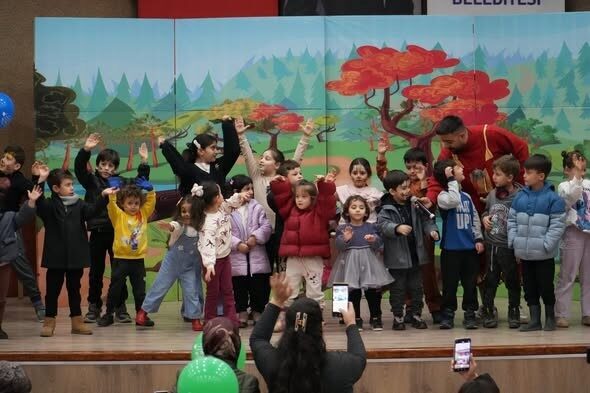 Gölcük Belediyesi tarafından yarıyıl tatiline giren öğrenciler için düzenlenen “Ara