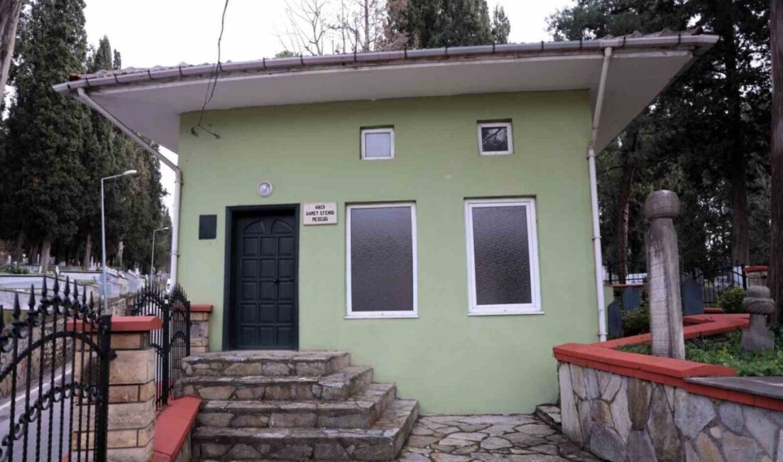 Kocaeli Büyükşehir Belediyesi, İzmit ilçesindeki tarihi Ahmet Efendi Mescidi’nde bakım