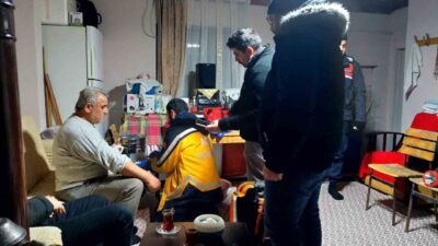 Kastamonu’da motorlu testereyle elini kesen vatandaş, kapalı köy yolunda 4