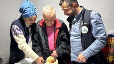 Kartepe Belediyesi Alo Evlat Sağlık Kulübü ekipleri, yılbaşı akşamında ilçedeki