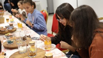 Kartepe Belediyesi tarafından yarıyıl tatili etkinlikleri kapsamında çocuklar için mum
