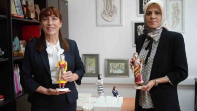 Kastamonu’da akademik çalışmayla tasarlanan yöresel kadın kıyafetli minyatür bebekler, tescillenerek
