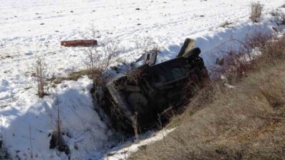 Kastamonu’da sollama sırasında kontrolden çıkan Fiat Tofaş marka otomobilin şarampole