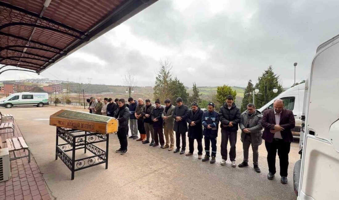 Kocaeli’de kimsesiz bir vatandaşın cenazesi, belediye ekiplerince toprağa verildi. Defin